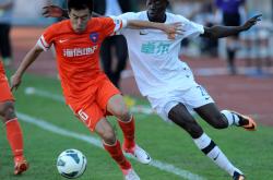 开云体育中国-包含武汉卓尔客场战平青岛中能，保持不败纪录的词条