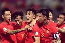 开云下载-足球职业比赛现场上的激动瞬间！