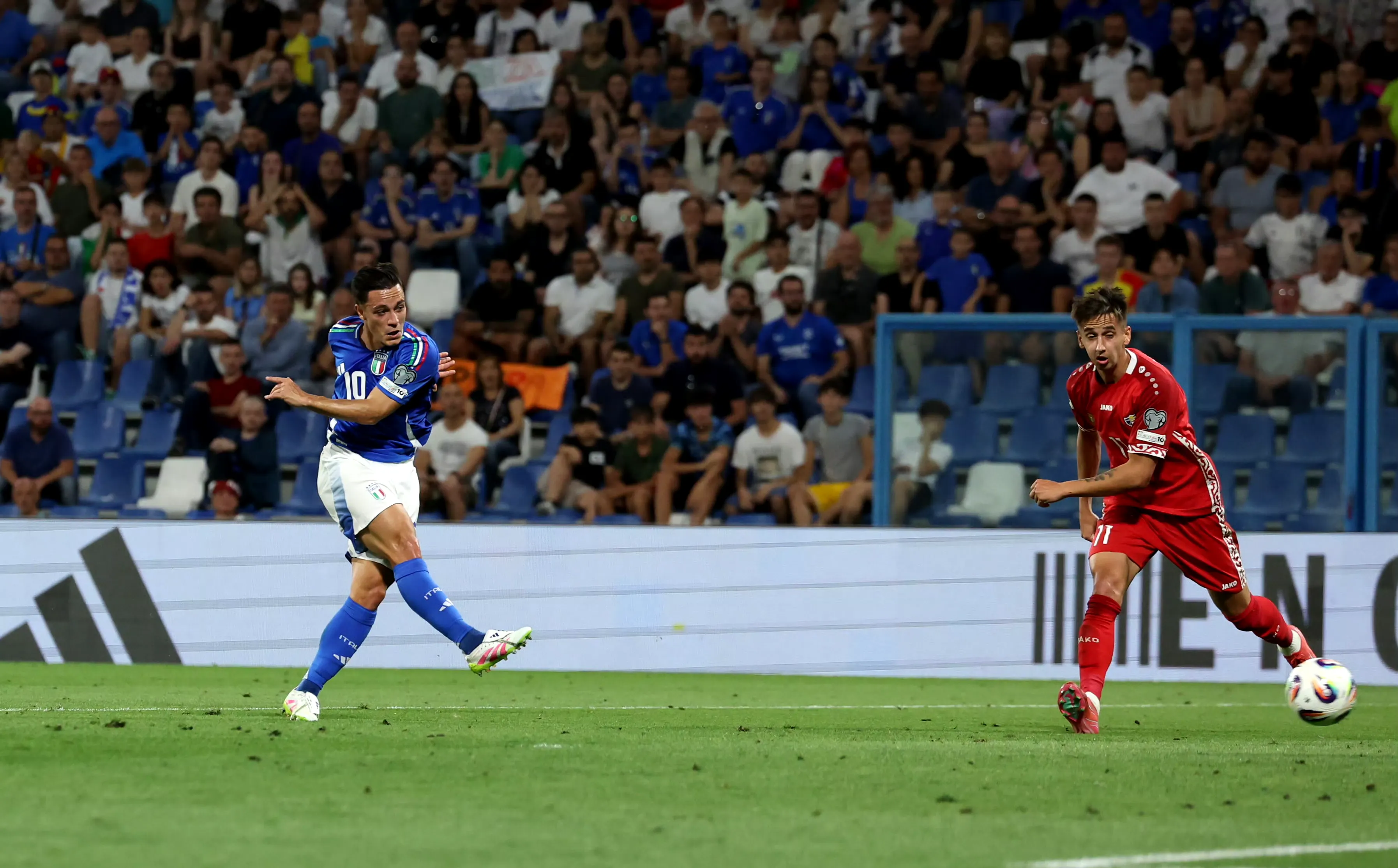 意大利足球比赛中的一幕感人瞬间