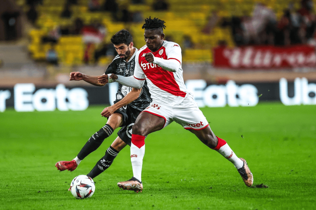 摩纳哥队客场告捷,成功摆脱降级区的简单介绍 摩纳哥队客场告捷,成功摆脱降级区的简单介绍